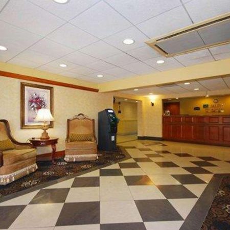 Quality Inn & Suites Bensalem Dış mekan fotoğraf