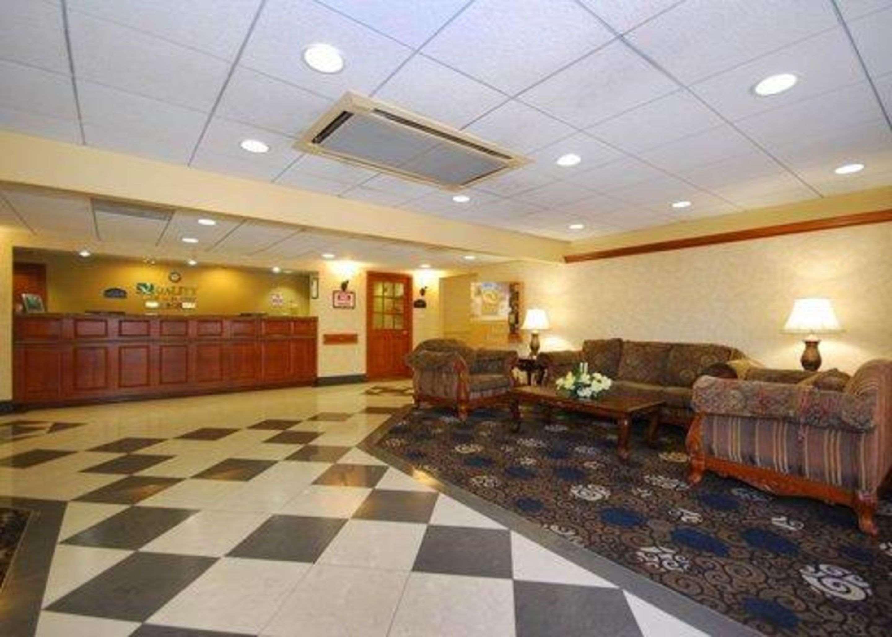 Quality Inn & Suites Bensalem Dış mekan fotoğraf