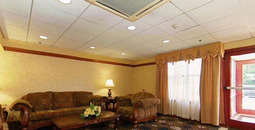 Quality Inn & Suites Bensalem Dış mekan fotoğraf