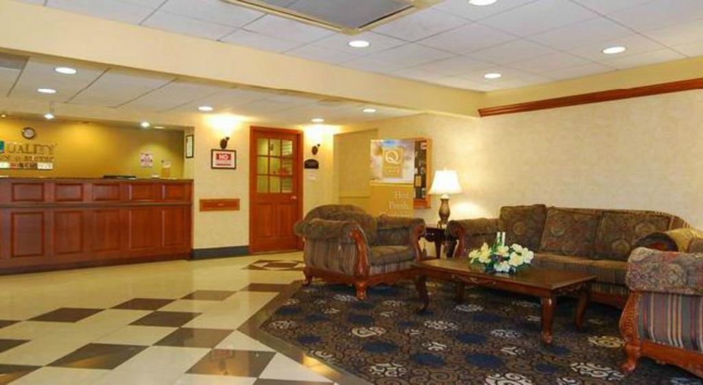 Quality Inn & Suites Bensalem Dış mekan fotoğraf