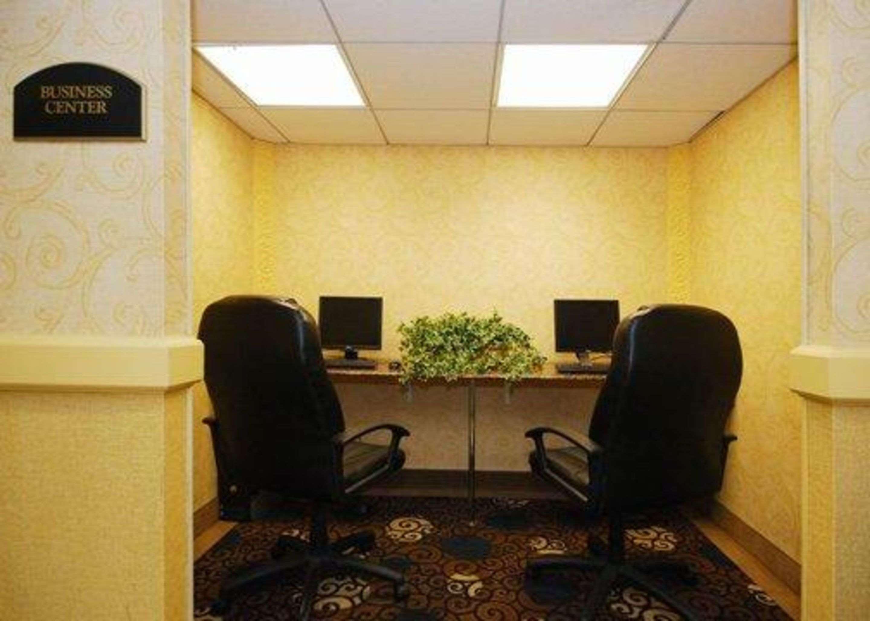 Quality Inn & Suites Bensalem Dış mekan fotoğraf