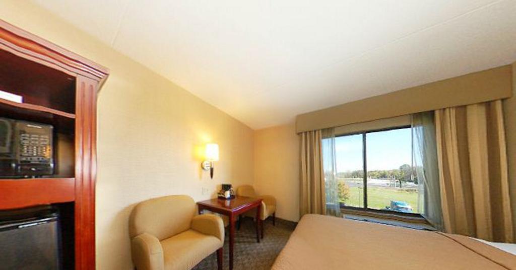 Quality Inn & Suites Bensalem Dış mekan fotoğraf