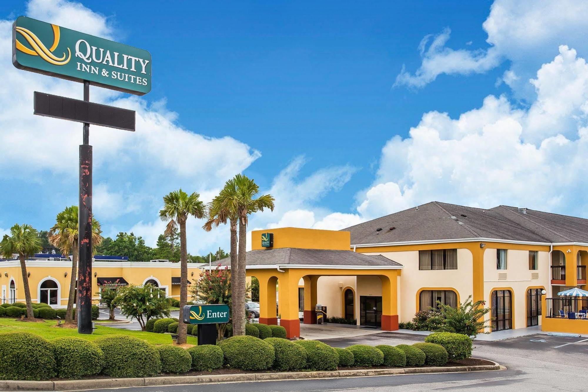 Quality Inn & Suites Bensalem Dış mekan fotoğraf