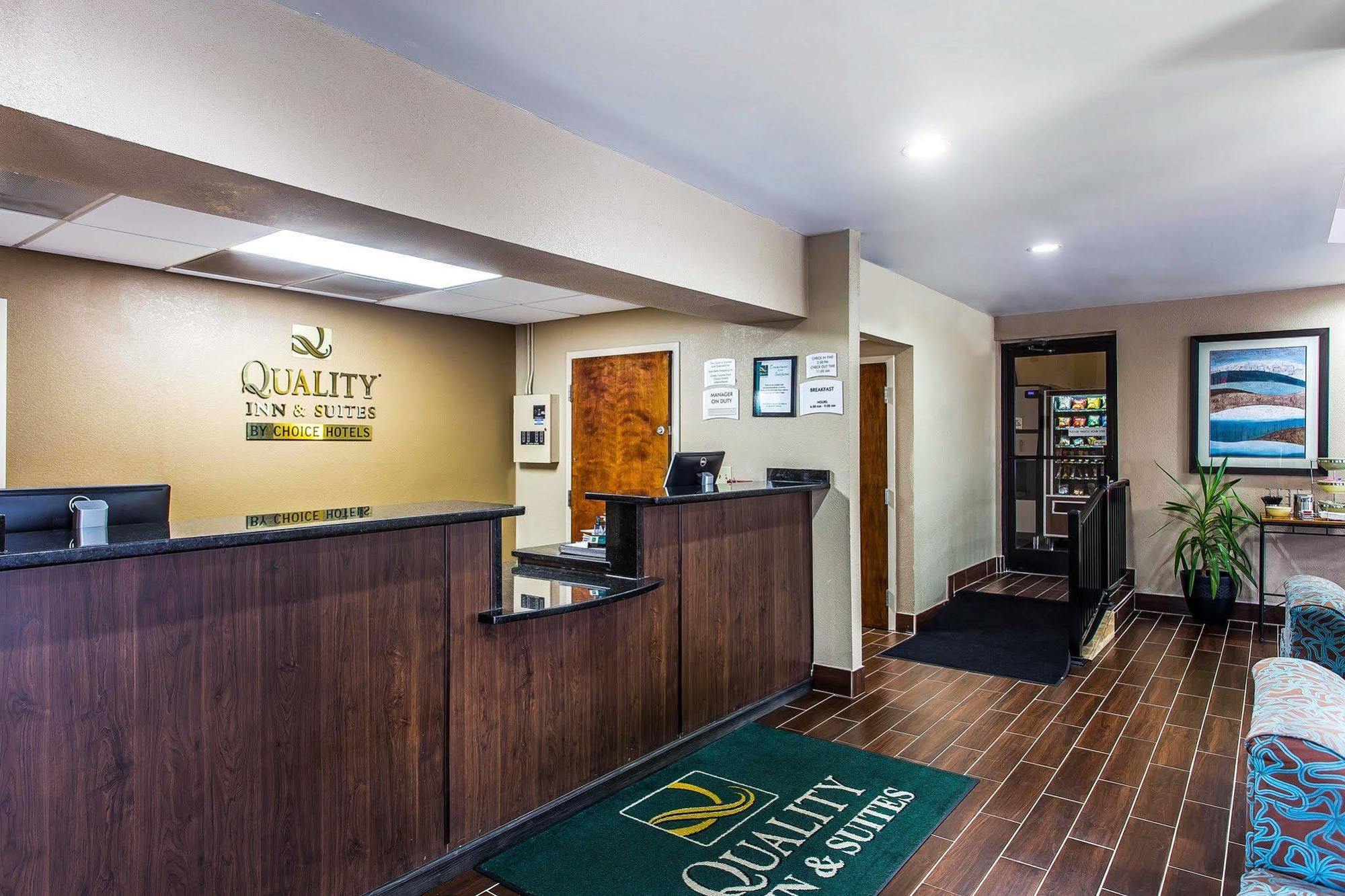 Quality Inn & Suites Bensalem Dış mekan fotoğraf