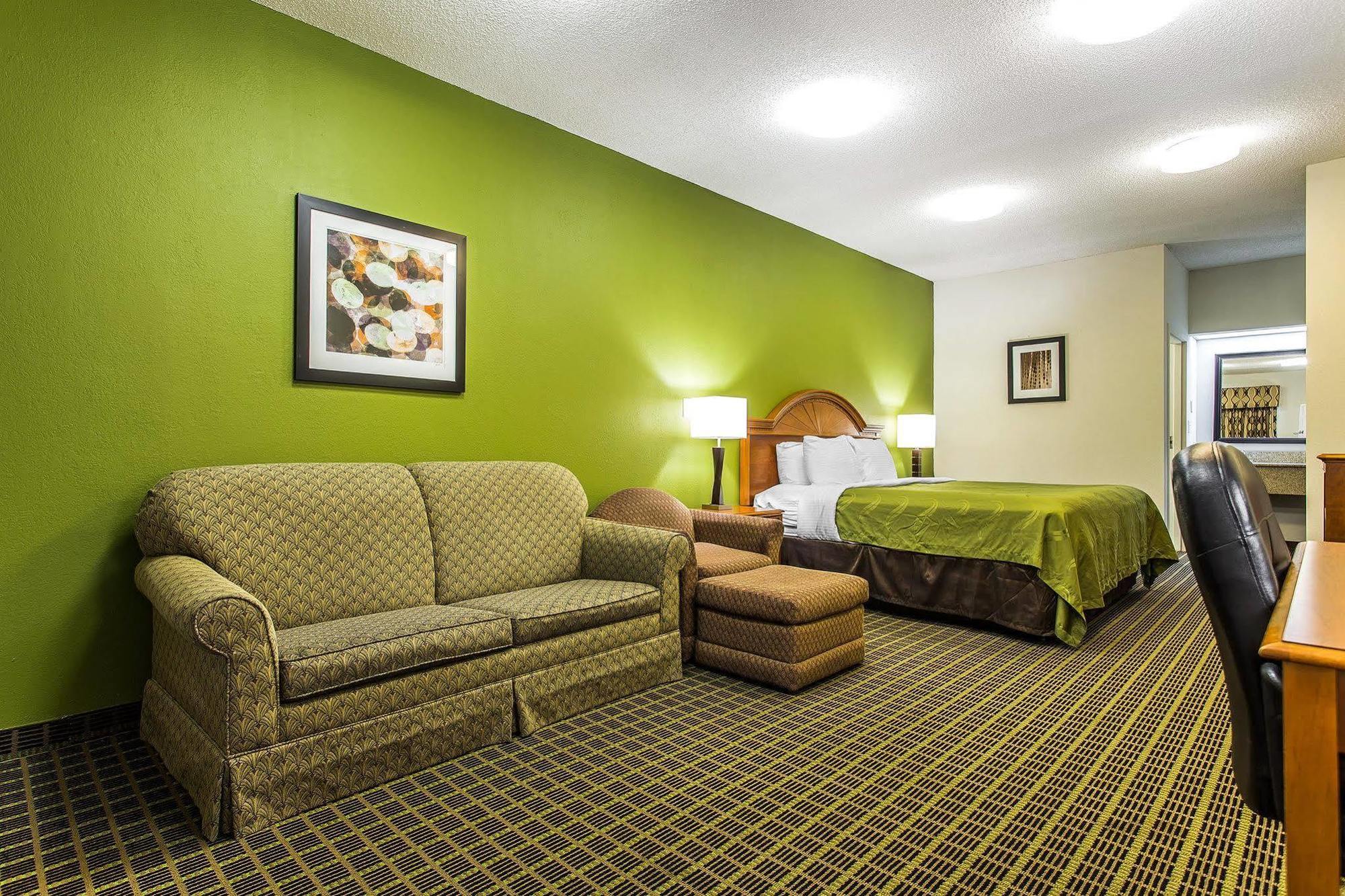 Quality Inn & Suites Bensalem Dış mekan fotoğraf