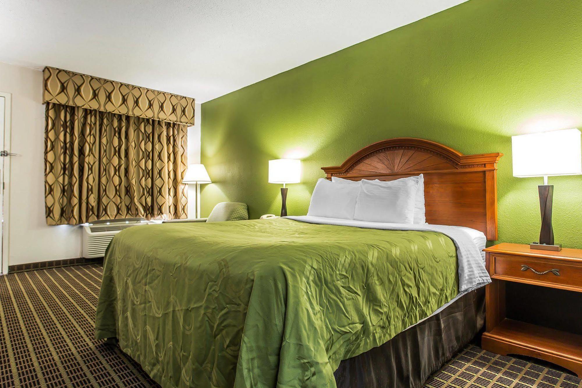 Quality Inn & Suites Bensalem Dış mekan fotoğraf