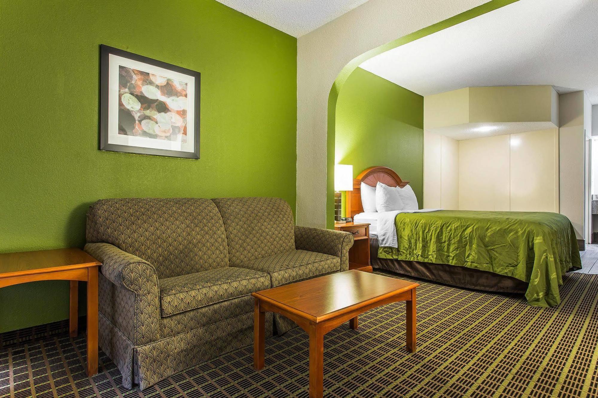 Quality Inn & Suites Bensalem Dış mekan fotoğraf