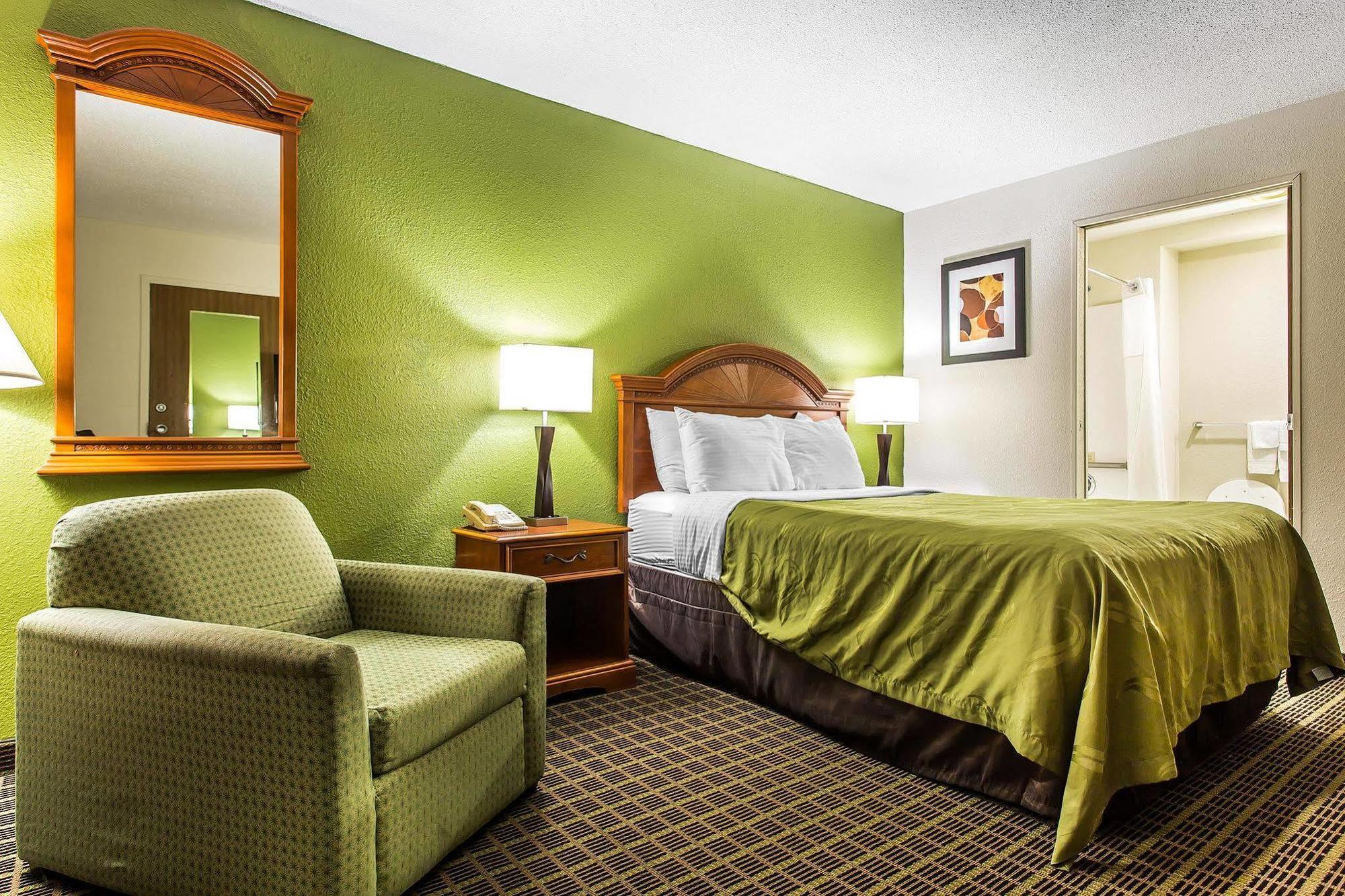 Quality Inn & Suites Bensalem Dış mekan fotoğraf